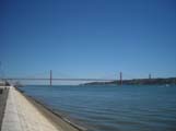 Ponte 25 de Abril, O Cristo Rei e o rio Tejo